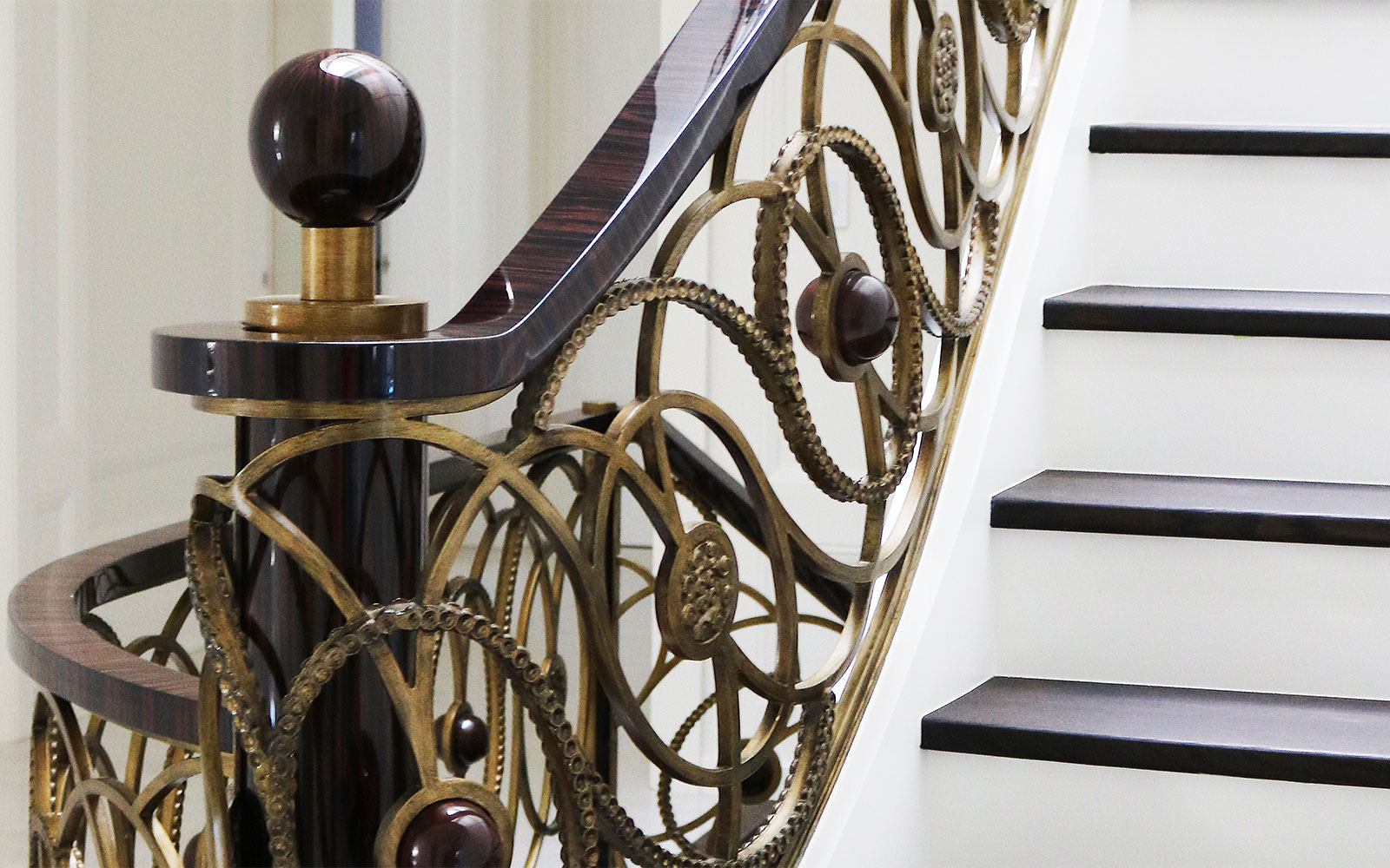 The Benefits of Incorporating a Custom Interior Staircase - Art Boulle