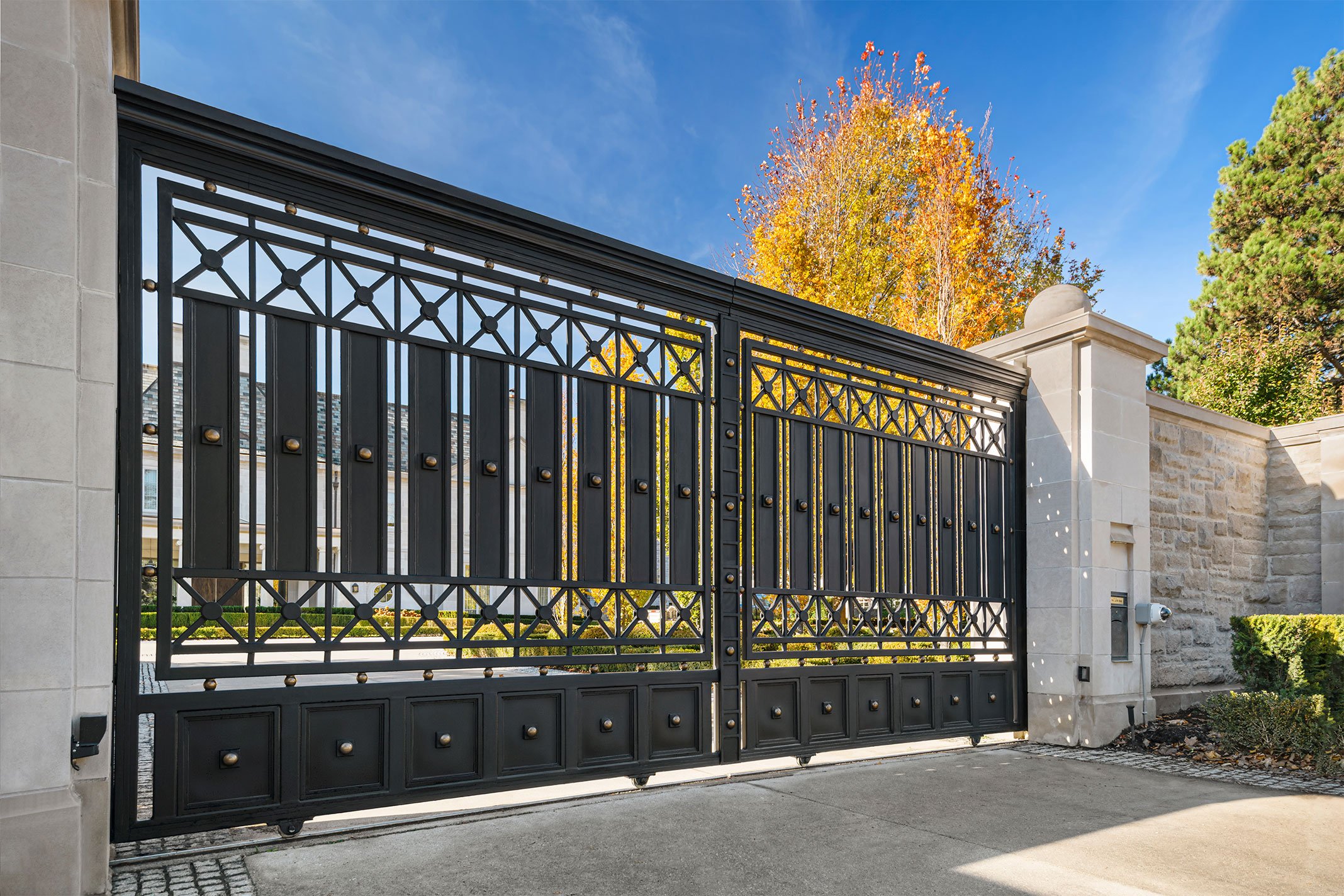 Luxury Gates that Complement Your Estate - Art Boulle