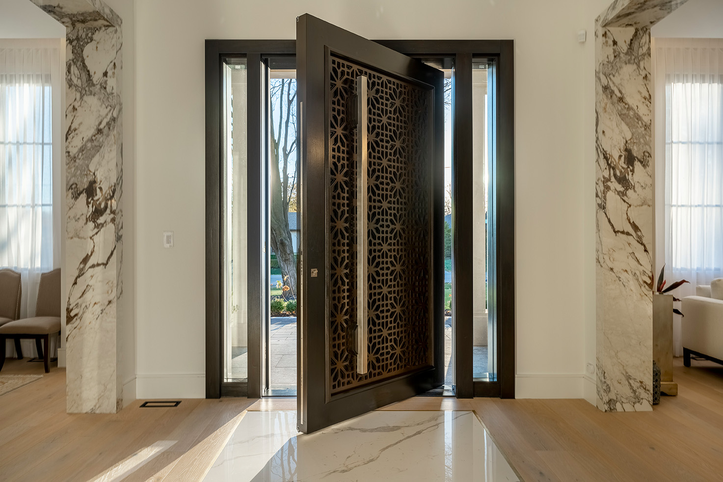 Pivot Doors vs Hinged Doors – Lasting Beauty and Unbeatable Durability