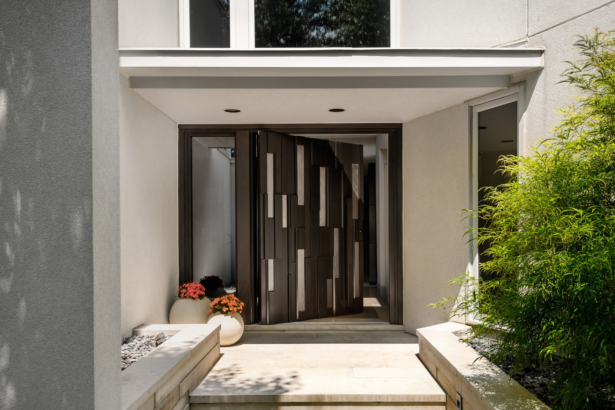 How to Choose the Perfect Custom Door for Your Home